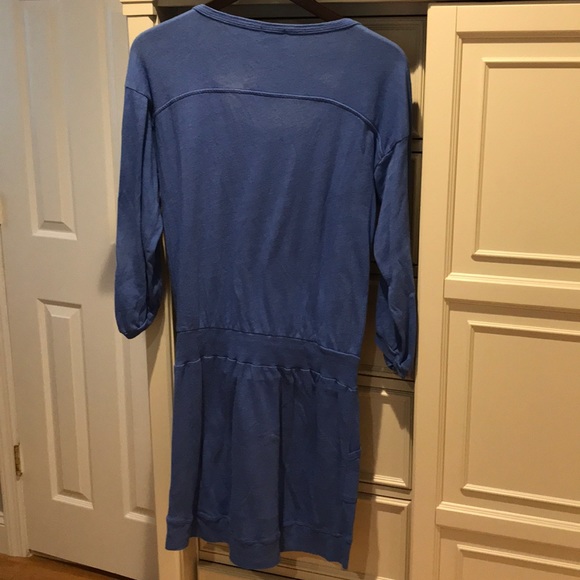 C&C blue dress. 3/4 length sleeves. Above the knee - Picture 6 of 7